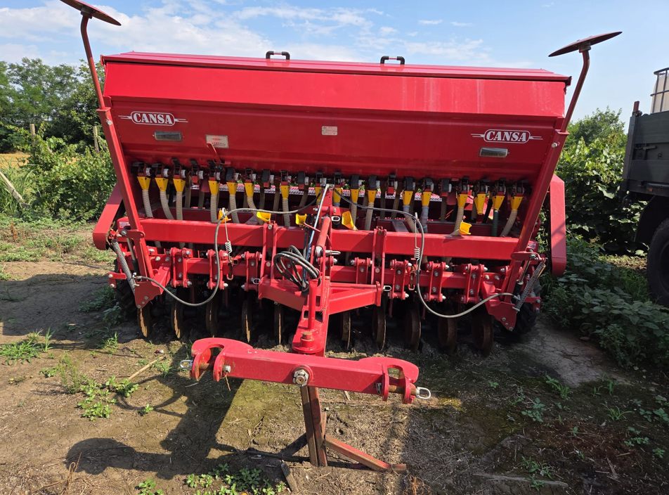 Red Cansa MC-3000 seed drill
