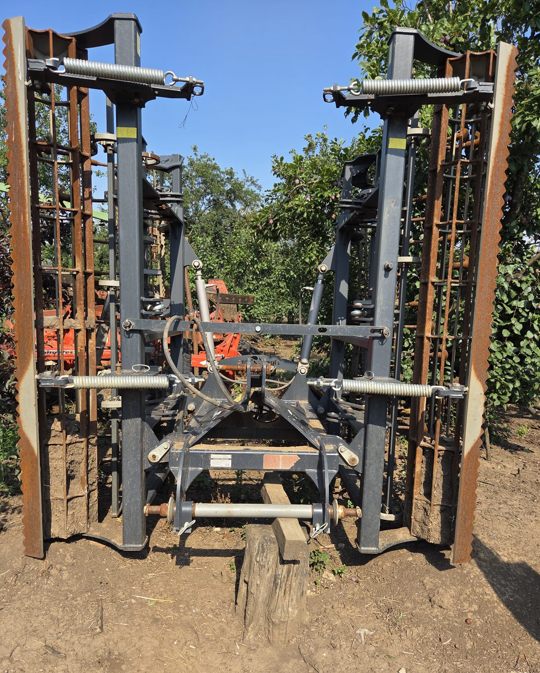 Combinator soil cultivator