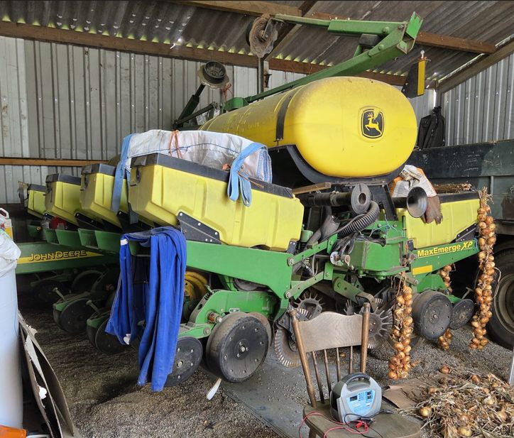 John Deere 1760 MaxEmerge XP no-till planter