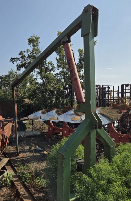 Lift attachment for the New Holland tractor